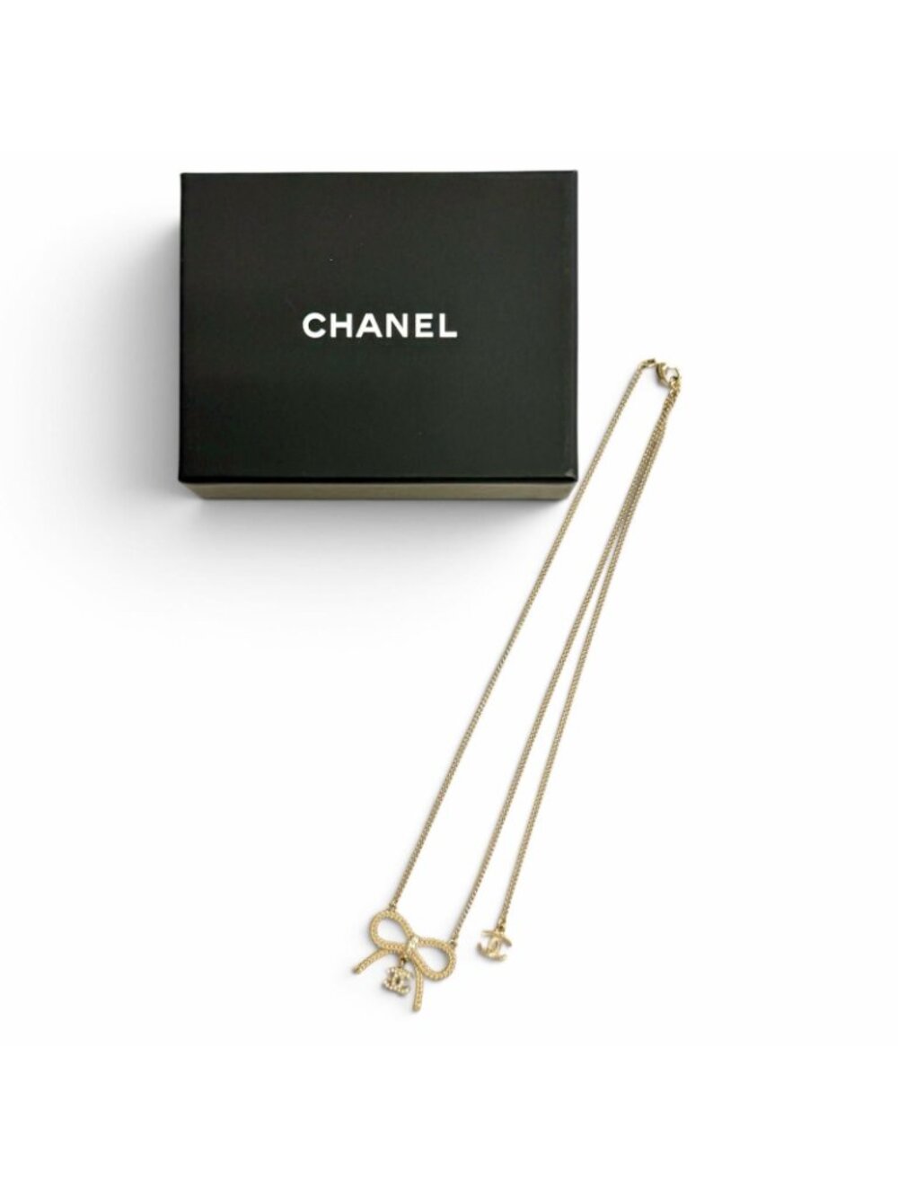 Chanel CC Logo Rhinestone Ribbon Necklace Gold - Picture 2 of 10
